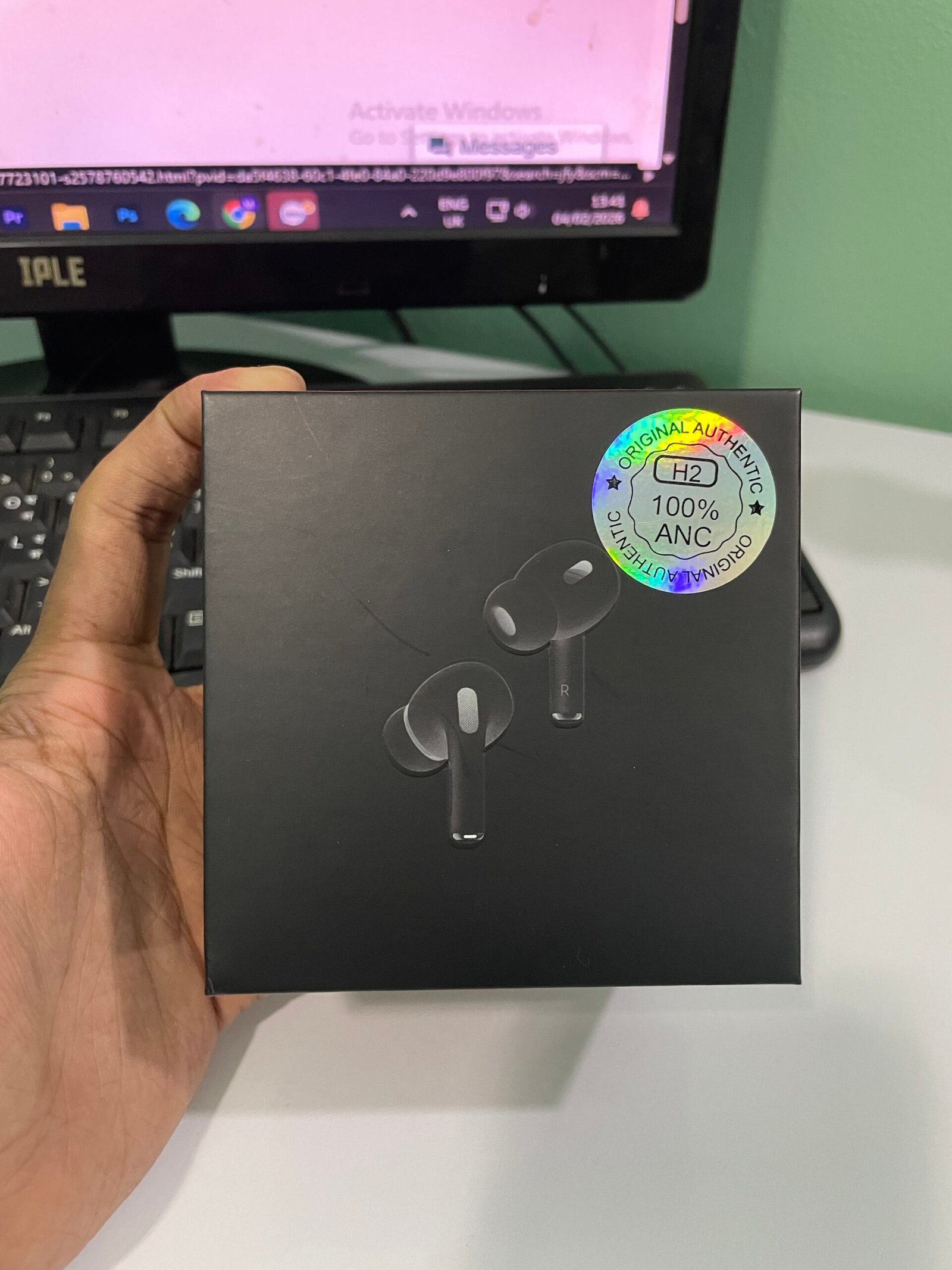 AirPods 2nd Gen – Dubai Copy Wireless Earbuds | হালকা, স্মার্ট ডিজাইন ও ক্লিয়ার সাউন্ড 🎶 - Image 2